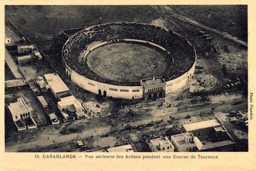 UN HOTEL DANS LES ARENES 