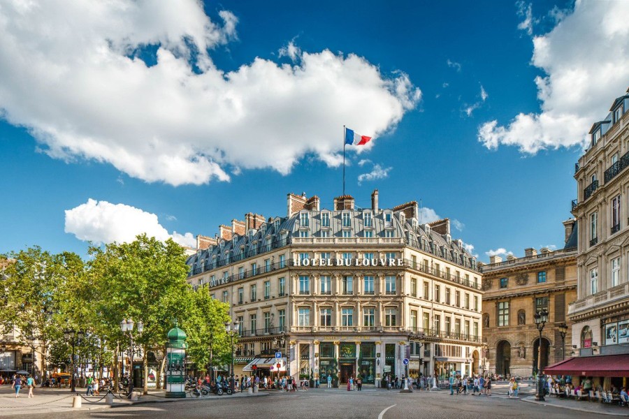 L'HOTEL DU LOUVRE